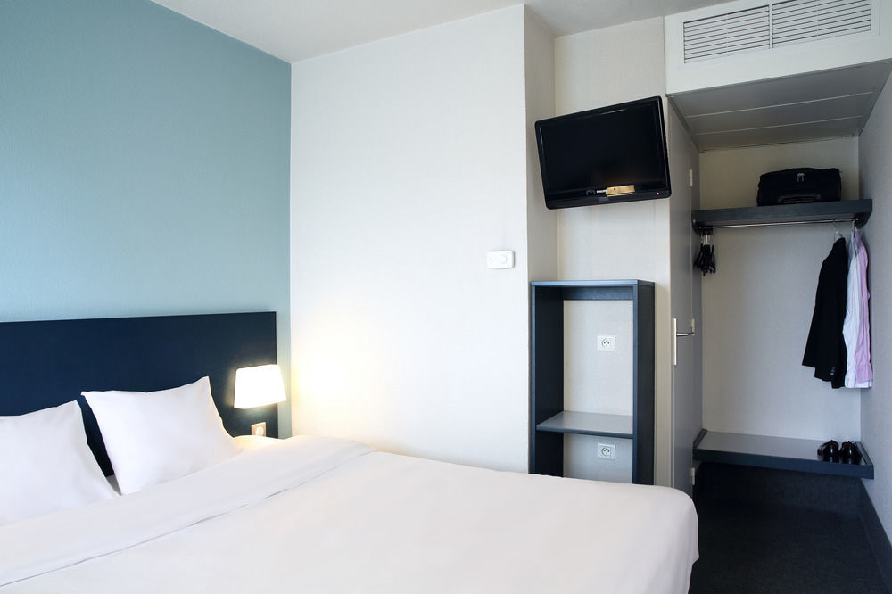 B&B Hotel Єр Екстер'єр фото