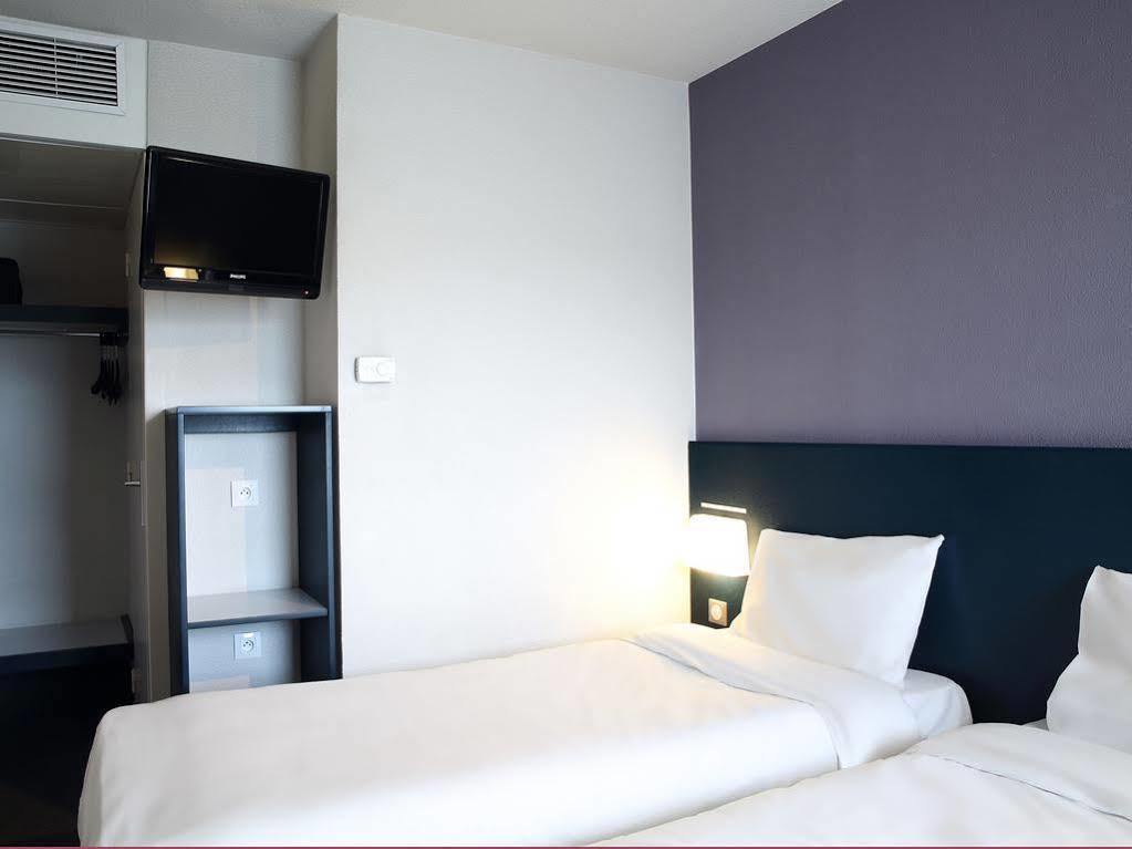 B&B Hotel Єр Екстер'єр фото