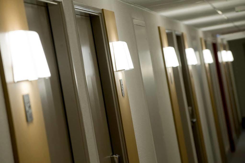 B&B Hotel Єр Екстер'єр фото