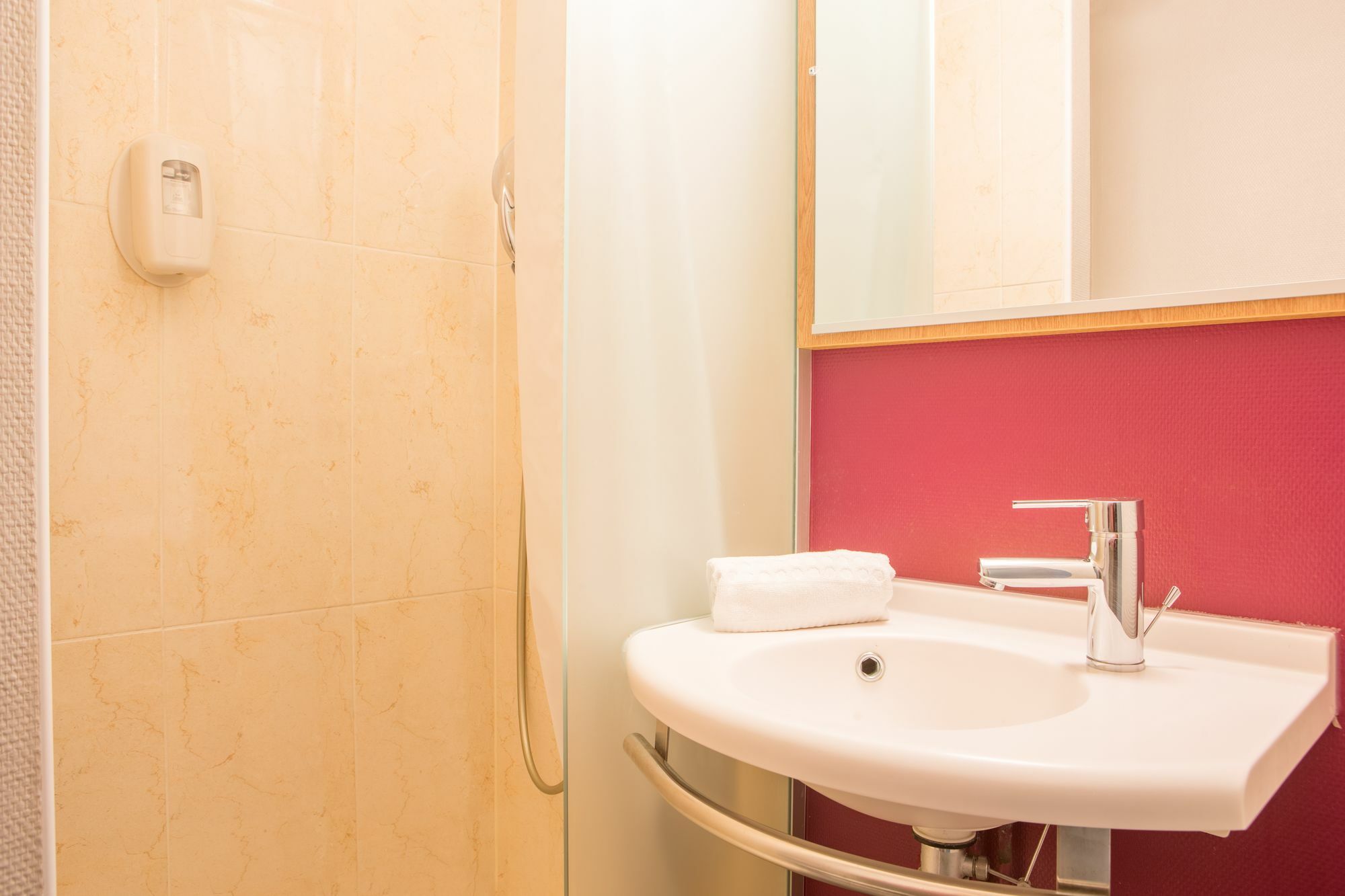 B&B Hotel Єр Екстер'єр фото