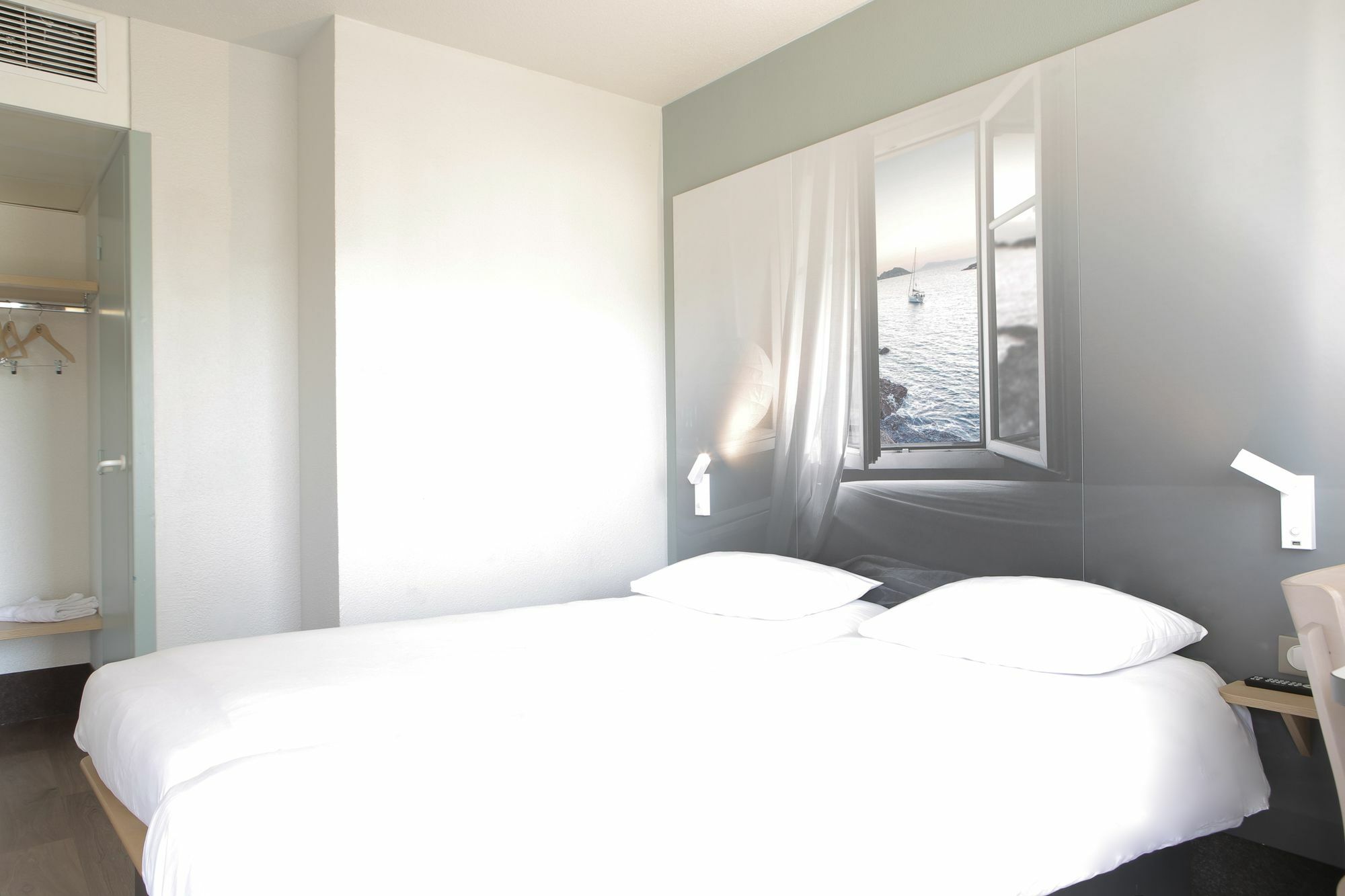 B&B Hotel Єр Екстер'єр фото