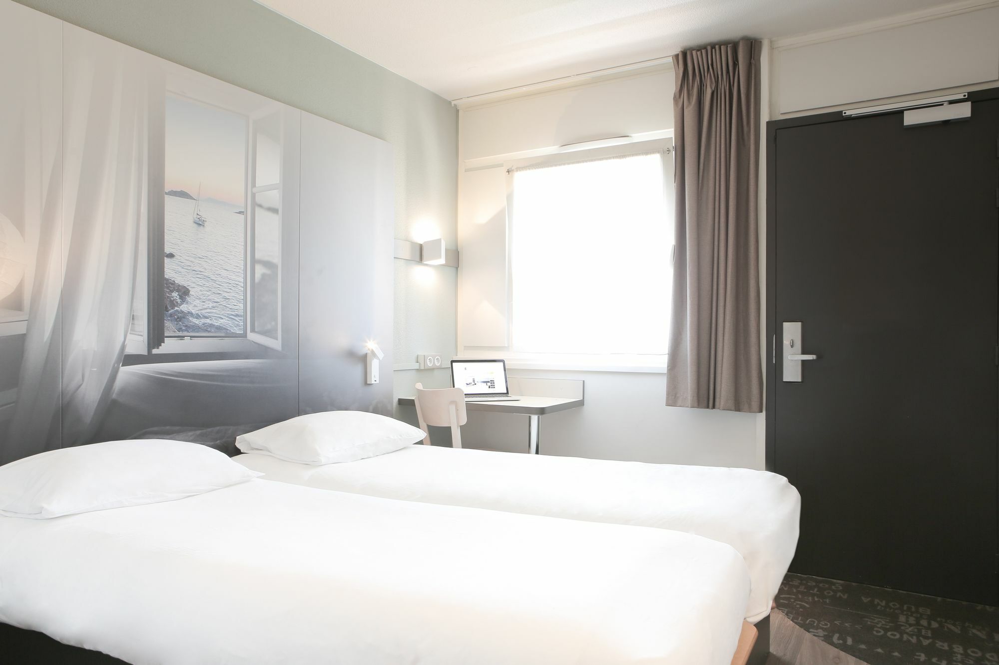 B&B Hotel Єр Екстер'єр фото