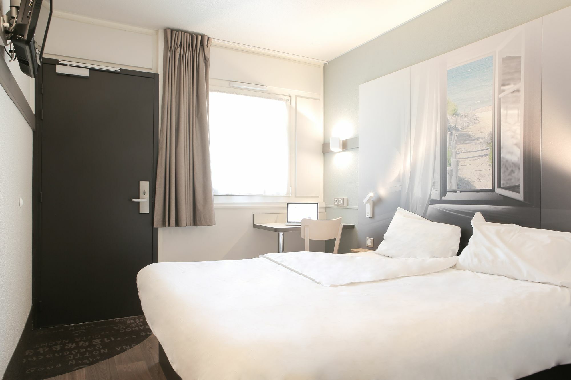 B&B Hotel Єр Екстер'єр фото